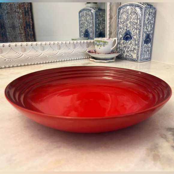 Le Creuset; Classic Round Serving Bowl - Picture 2 of 3